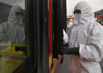 Coronavirus: bilan record en Espagne, les Etats-Unis se préparent au pire