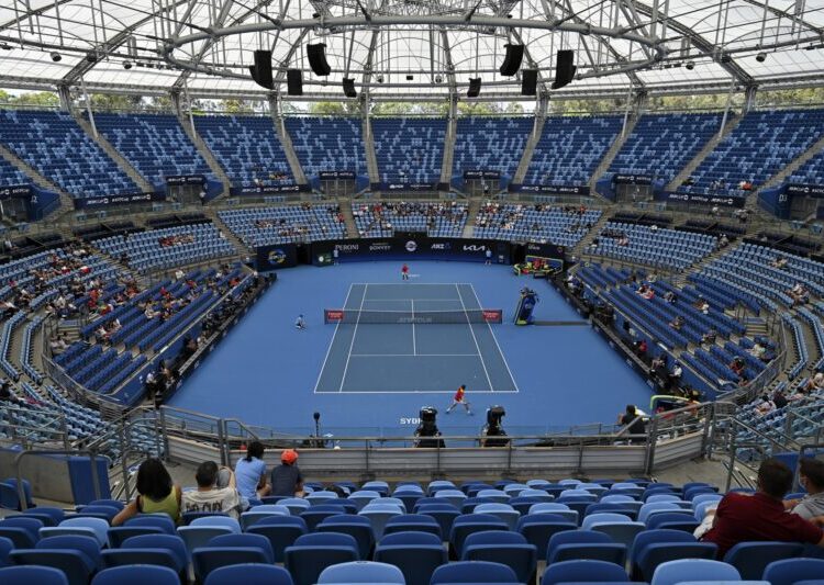 Alejandro Tabilo of Chile and Pablo Carreno Busta of Spain compete on day one of the 2022 ATP Cup tie between Chile and Spain in Sydney on January 01, 2022. (Photo by Steven SAPHORE / AFP)