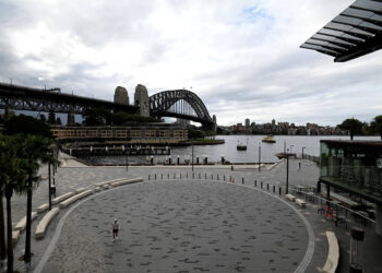 Virus: Sydney durcit son confinement