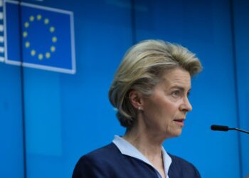 Jefa de la Comisión Europea considera «inaceptable» tratamiento a Francia en acuerdo con Australia
