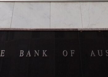 ALERTE: Australie: la banque centrale abaisse son taux à un plus bas historique (0,25%)