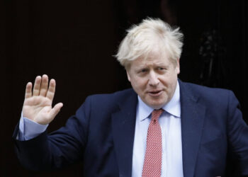 England scraps compulsory self-isolation period for Covid cases