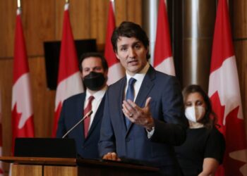 Canadá prohibirá toda importación de petróleo ruso