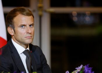 Macron to keep speaking with Putin &lsquo;as long as necessary&rsquo;