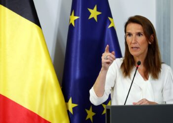 Belgian foreign minister steps down to care for husband