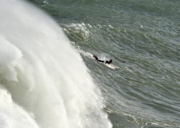 Australie: Bondi Beach engloutie par des vagues immenses