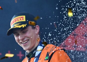 F1: Piastri résiste à Leclerc et s&rsquo;impose en Azerbaïdjan, Red Bull vacille