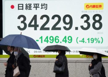 Les marchés asiatiques secoués par l&rsquo;offensive douanière de Trump