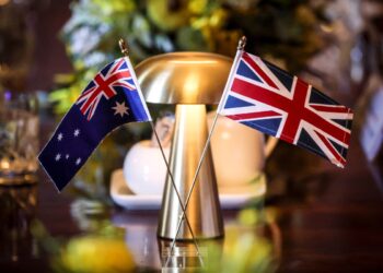 AUKUS : Le Royaume-Uni et l&rsquo;Australie  défendent l&rsquo;accord sur les sous-marins