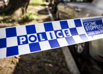 Australie: un homme inculpé après avoir forcé l&rsquo;enceinte du consulat russe en voiture