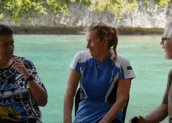 Palau leader in ‘world first’ underwater interview