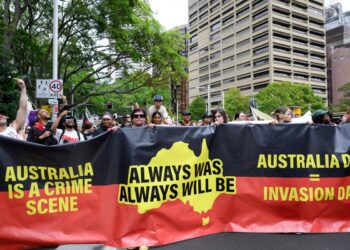 Fête nationale en Australie : des milliers de personnes défilent pour les droits des peuples autochtones