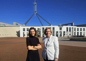 Teals Steggall and Spender launch new centrist party Community Strong Australia